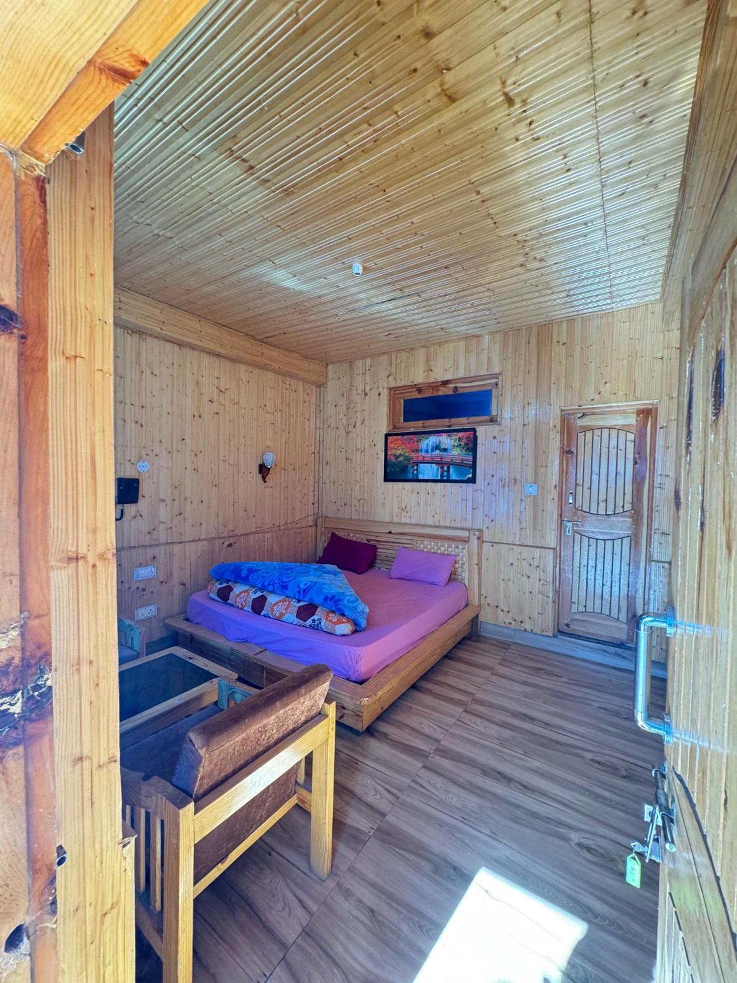 Hotel 19 Tosh Kültér fotó